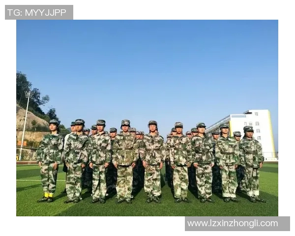 姚明亲临军训现场视察激励新生展现青春风采与团队精神